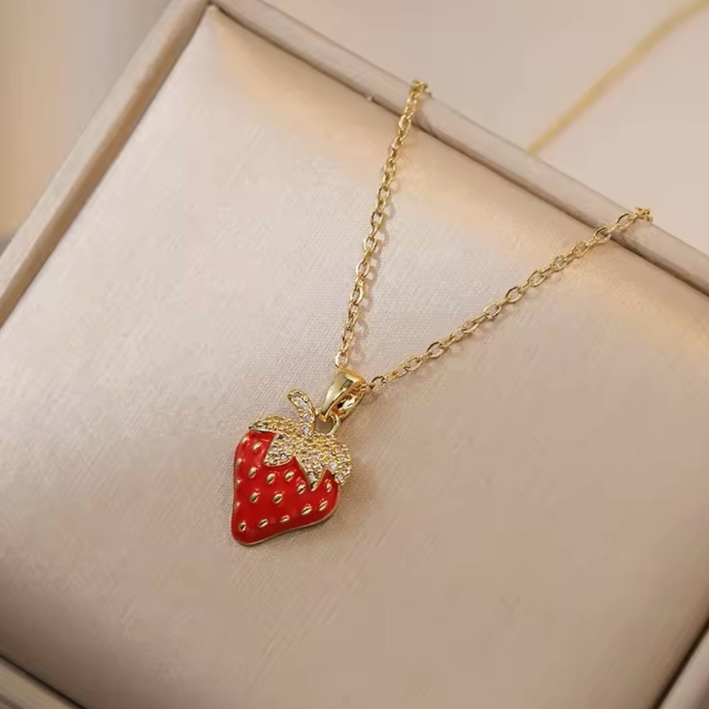 Gorgeous Red Strawberry Pendant Necklace For Women - Picture 5 of 5